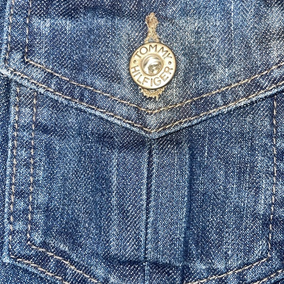 Tommy Hilfiger - Picture 4 of 8